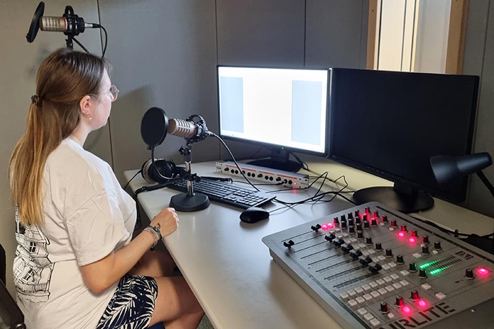 Eine Podcast-Aufnahme entsteht im Studio